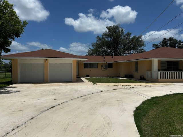 3660 Oma Dr, China Grove, TX 78263