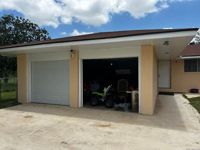 3660 Oma Dr, China Grove, TX 78263