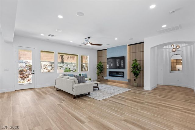 65 Twilight Rose Street, Las Vegas, NV 89138