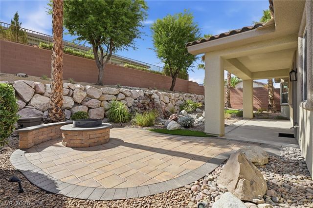 65 Twilight Rose Street, Las Vegas, NV 89138