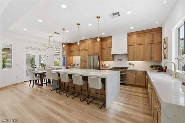 65 Twilight Rose Street, Las Vegas, NV 89138