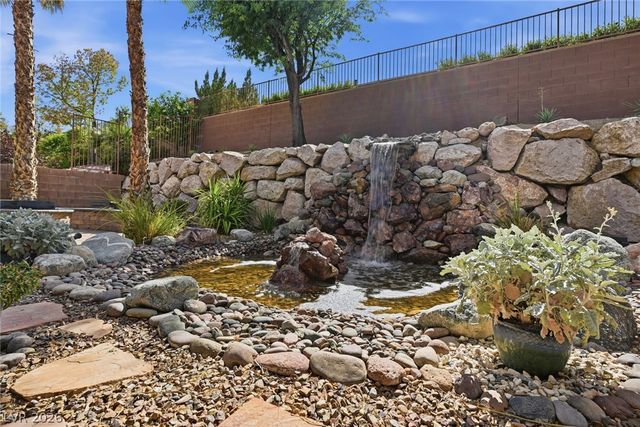 65 Twilight Rose Street, Las Vegas, NV 89138