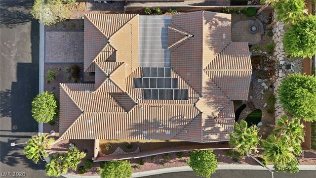 65 Twilight Rose Street, Las Vegas, NV 89138