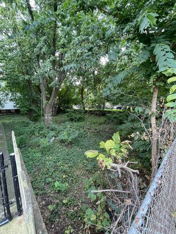 2841 E 89th Street, Chicago, IL 60617