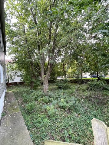 2841 E 89th Street, Chicago, IL 60617