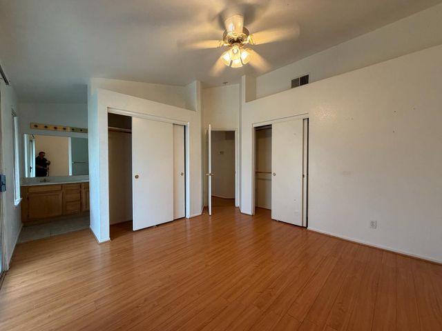 2350 E Fallbrook Avenue, Fresno, CA 93720