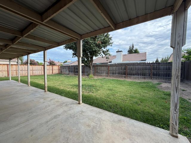 2350 E Fallbrook Avenue, Fresno, CA 93720