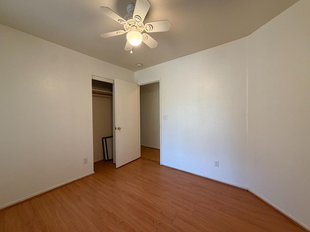 Image 15 of property listing at 2350 E Fallbrook Avenue, Fresno, CA 93720