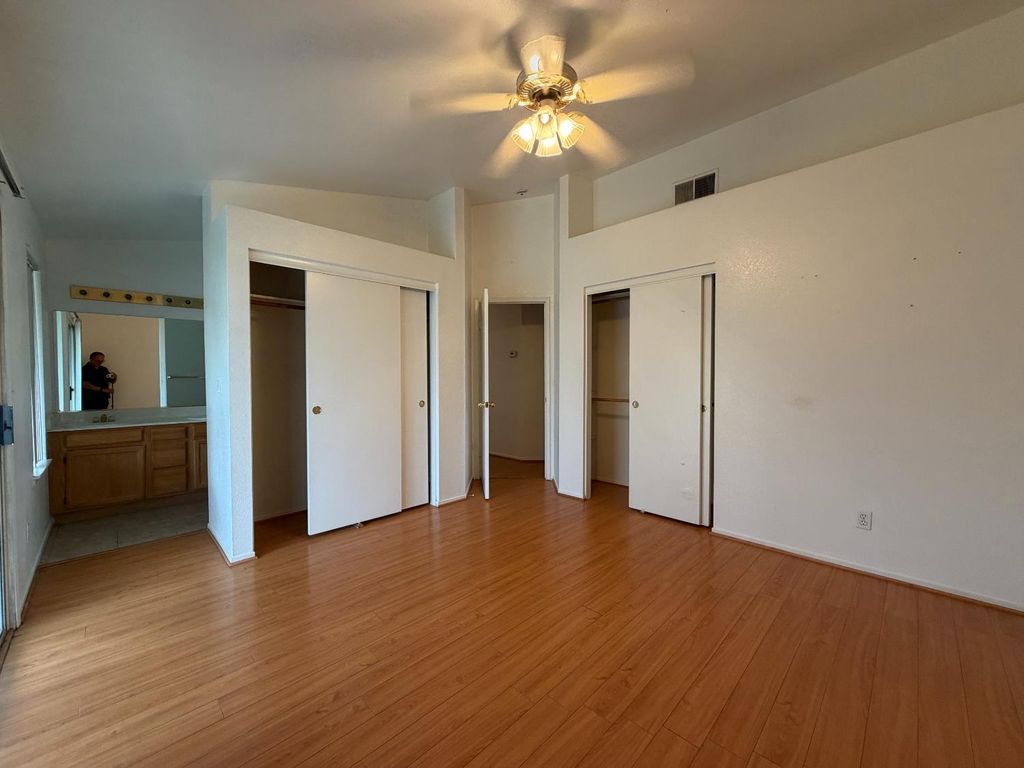 Image 21 of property listing at 2350 E Fallbrook Avenue, Fresno, CA 93720