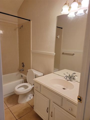 238 High Pointe Lane, Cedar Hill, TX 75104