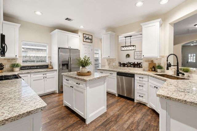 8227 Shady Grove, Baytown, TX 77523