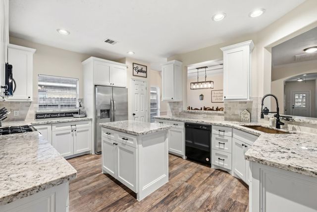 8227 Shady Grove, Baytown, TX 77523