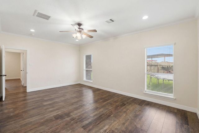 8227 Shady Grove, Baytown, TX 77523