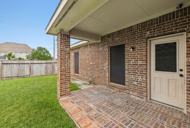 8227 Shady Grove, Baytown, TX 77523