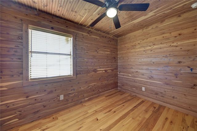 320 Gulf Avenue, Caldwell, TX 77836