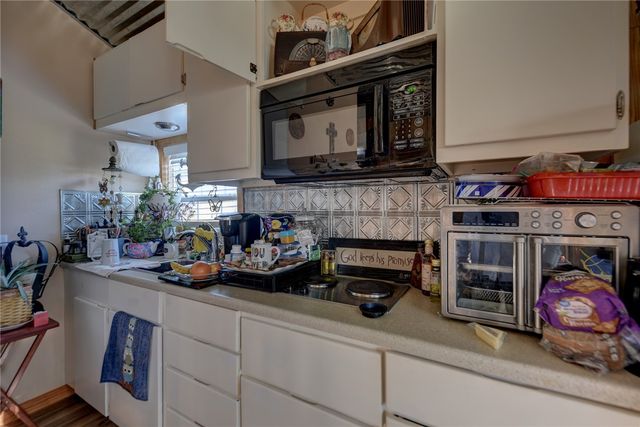 320 Gulf Avenue, Caldwell, TX 77836