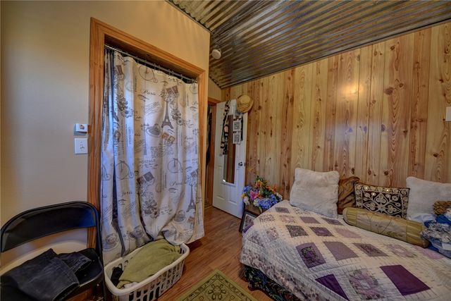 320 Gulf Avenue, Caldwell, TX 77836