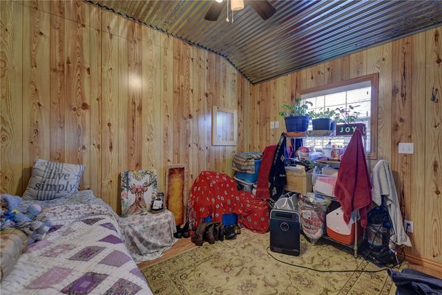 320 Gulf Avenue, Caldwell, TX 77836