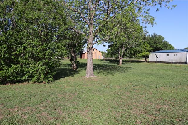 320 Gulf Avenue, Caldwell, TX 77836