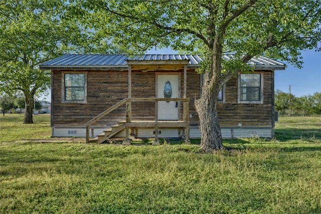 320 Gulf Avenue, Caldwell, TX 77836