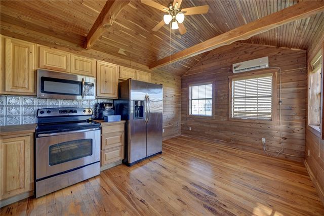 320 Gulf Avenue, Caldwell, TX 77836