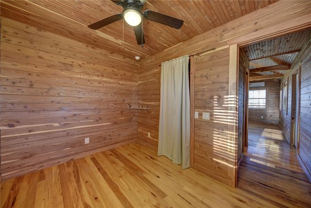 320 Gulf Avenue, Caldwell, TX 77836