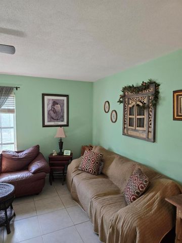 4951 Wedgewood Way 5, West Palm Beach, FL 33417