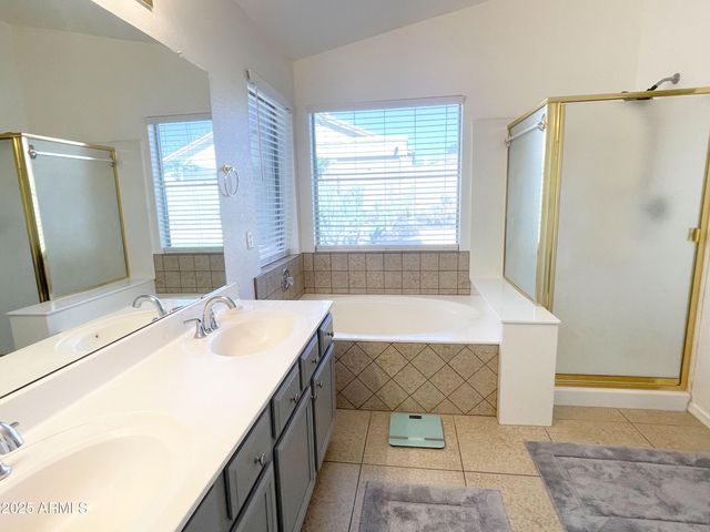 1040 E Silverwood Drive, Phoenix, AZ 85048