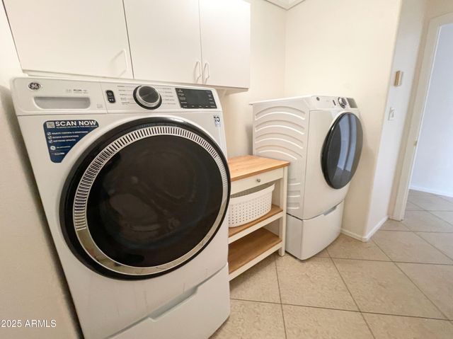 1040 E Silverwood Drive, Phoenix, AZ 85048