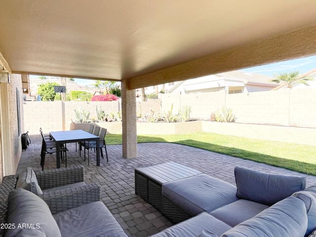 1040 E Silverwood Drive, Phoenix, AZ 85048