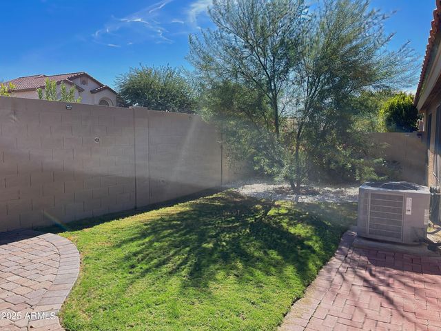 1040 E Silverwood Drive, Phoenix, AZ 85048