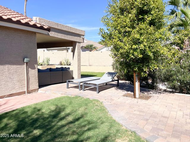 1040 E Silverwood Drive, Phoenix, AZ 85048