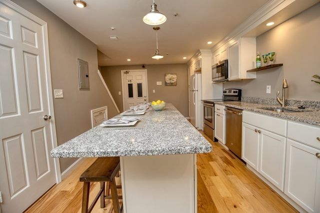 82 Centre St B, Quincy, MA 02169