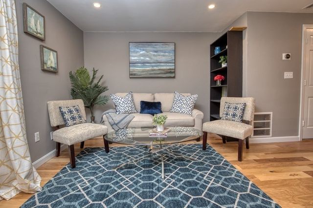 82 Centre St B, Quincy, MA 02169