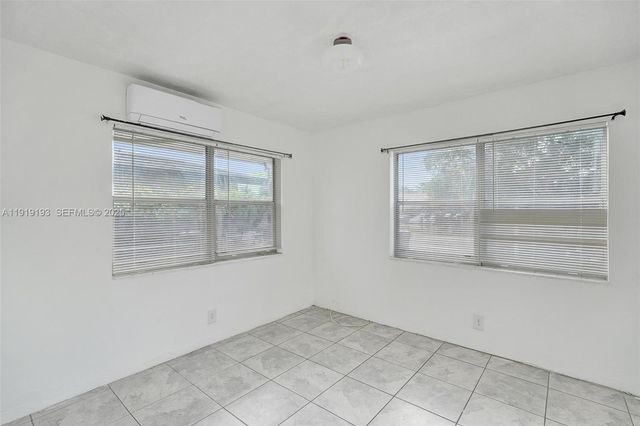 29 SW 8th Ave 1, Dania Beach, FL 33004