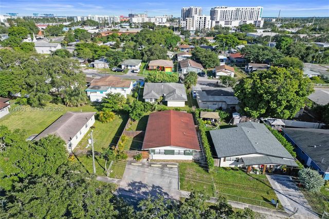 29 SW 8th Ave 1, Dania Beach, FL 33004