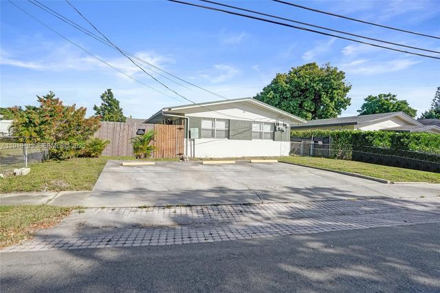 29 SW 8th Ave 1, Dania Beach, FL 33004