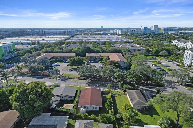 29 SW 8th Ave 1, Dania Beach, FL 33004