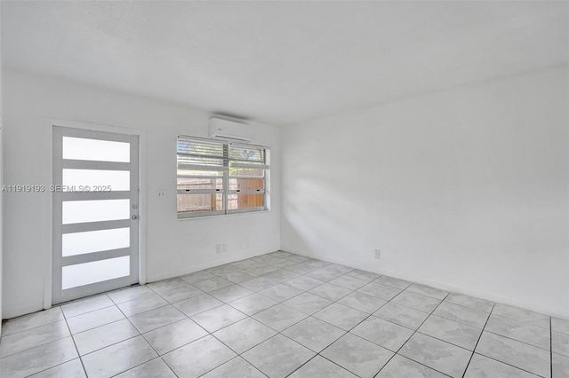 29 SW 8th Ave 1, Dania Beach, FL 33004