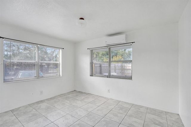 29 SW 8th Ave 1, Dania Beach, FL 33004