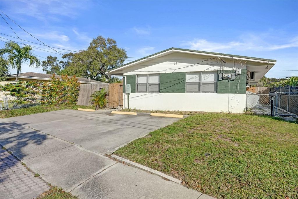 29 SW 8th Ave 1, Dania Beach, FL 33004