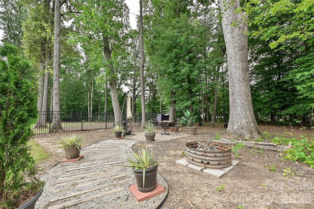 406 Sinaloa Street, Waxhaw, NC 28173