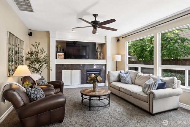 2211 238th Place NE, Sammamish, WA 98074