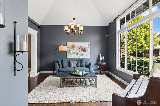 2211 238th Place NE, Sammamish, WA 98074
