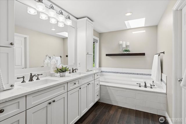 2211 238th Place NE, Sammamish, WA 98074