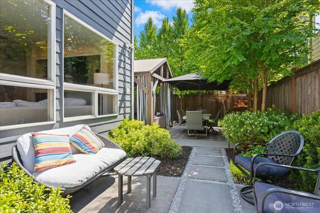 2211 238th Place NE, Sammamish, WA 98074