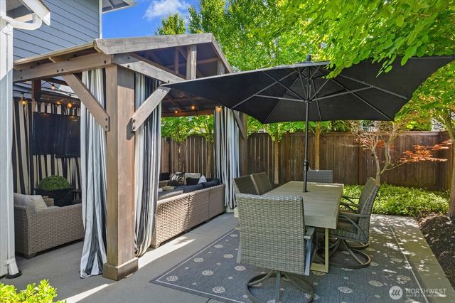 2211 238th Place NE, Sammamish, WA 98074