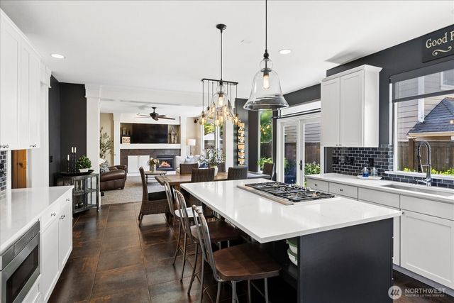 2211 238th Place NE, Sammamish, WA 98074