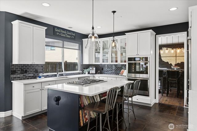2211 238th Place NE, Sammamish, WA 98074