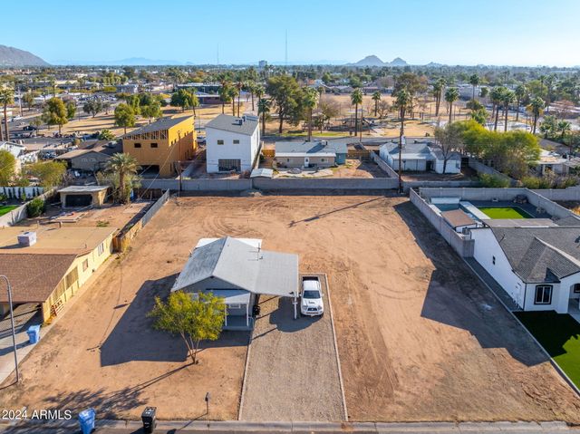 2627 N 30TH Place, Phoenix, AZ 85008